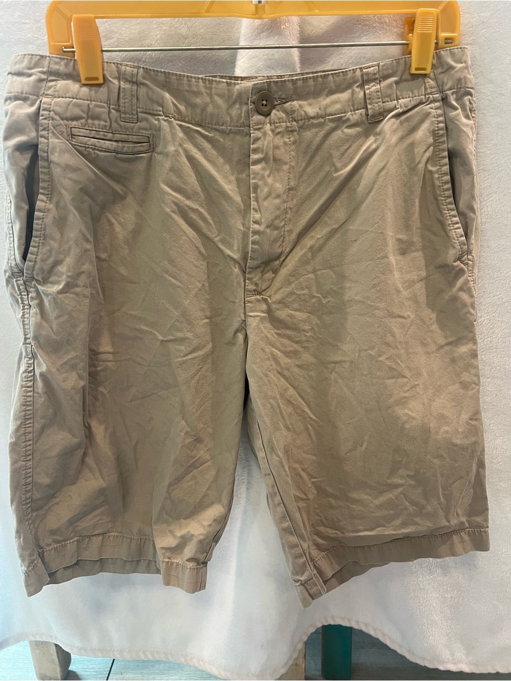 Calvin Klein Men's Tan Flat-Front Shorts